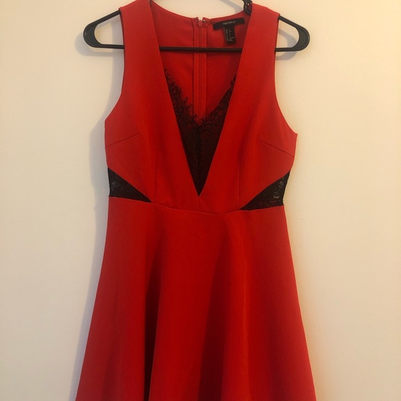 Red dress - perfect for Christmas parties - Picture 2 of 5